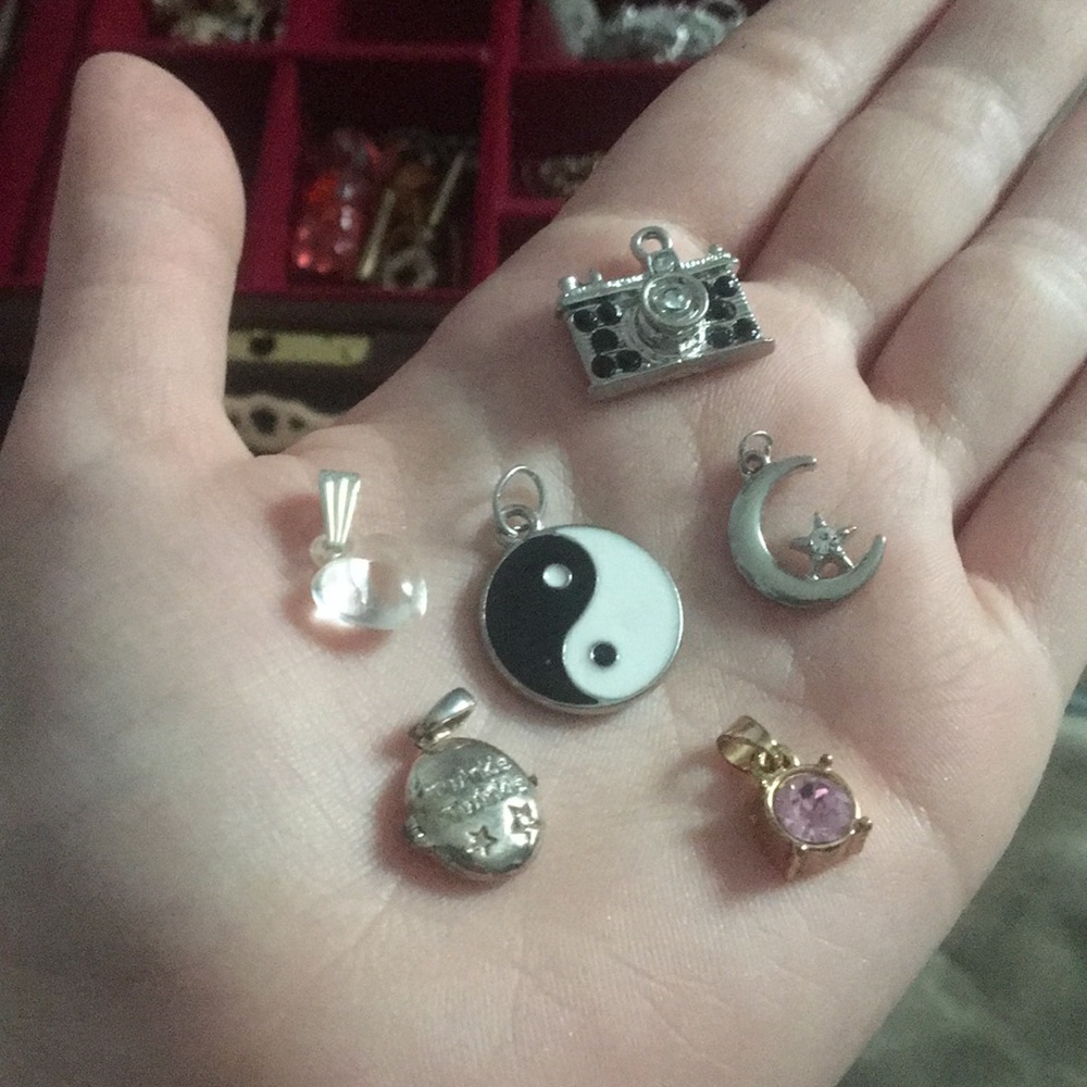 6 charms